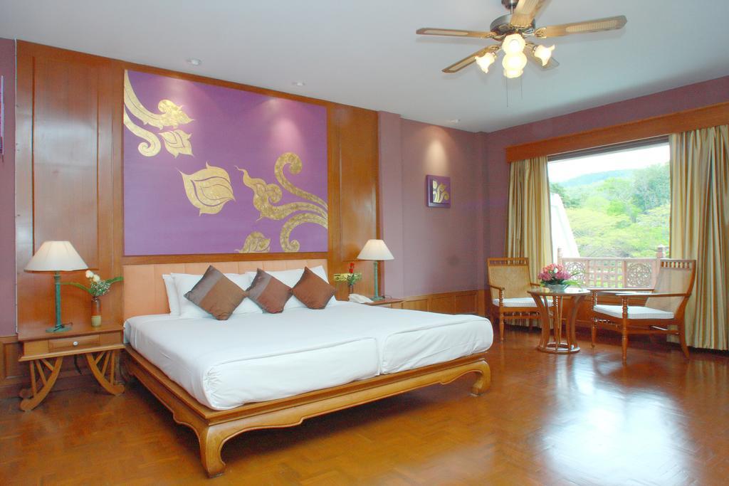 Suan Bua Hotel & Resort Ban Pong  Pokoj fotografie