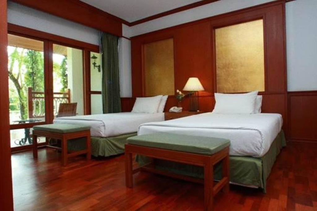 Suan Bua Hotel & Resort Ban Pong  Pokoj fotografie